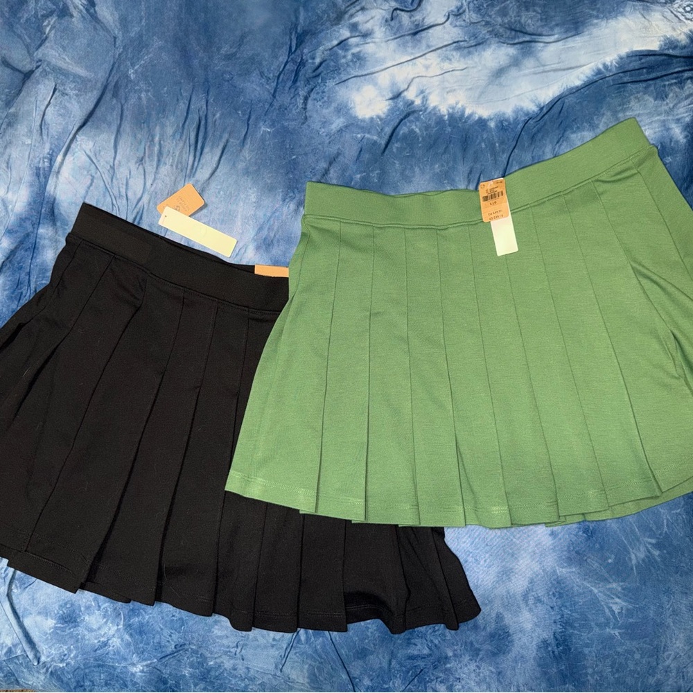 NWT Green & Black Skorts VS PINK
